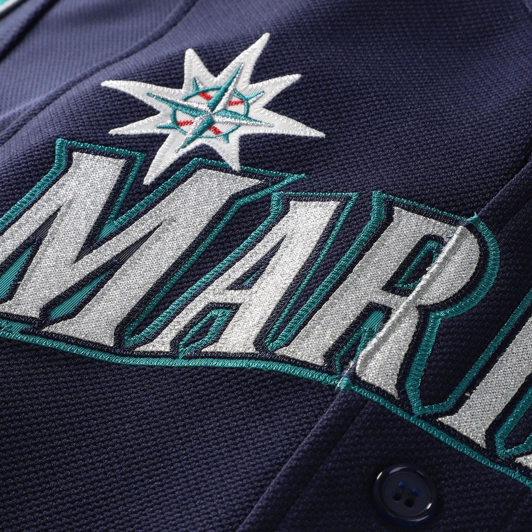 Seattle Mariners Ichiro Suzuki Mitchell & Ness 2006 Cooperstown Mesh Batting Practice Button-Up Jersey - Navy